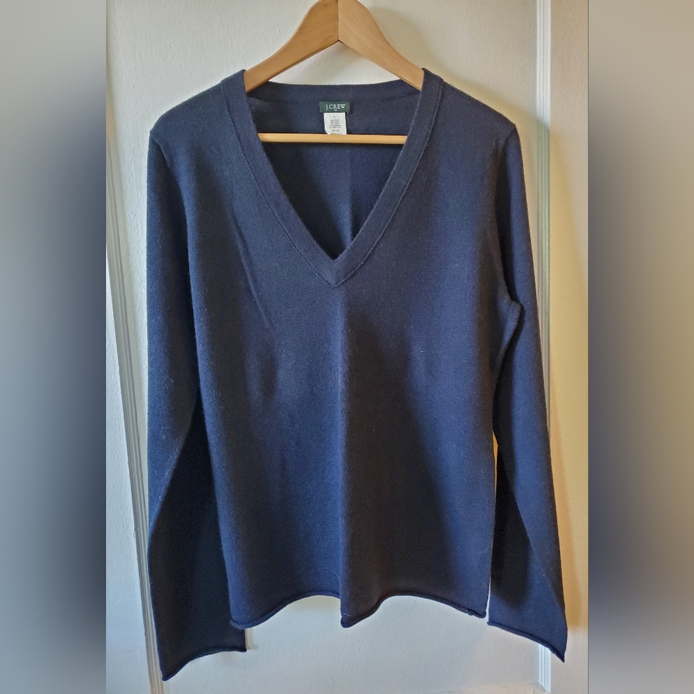 J.Crew Navy Blue Long sleeve V-neck Roll Hem Sweater Women's Size L